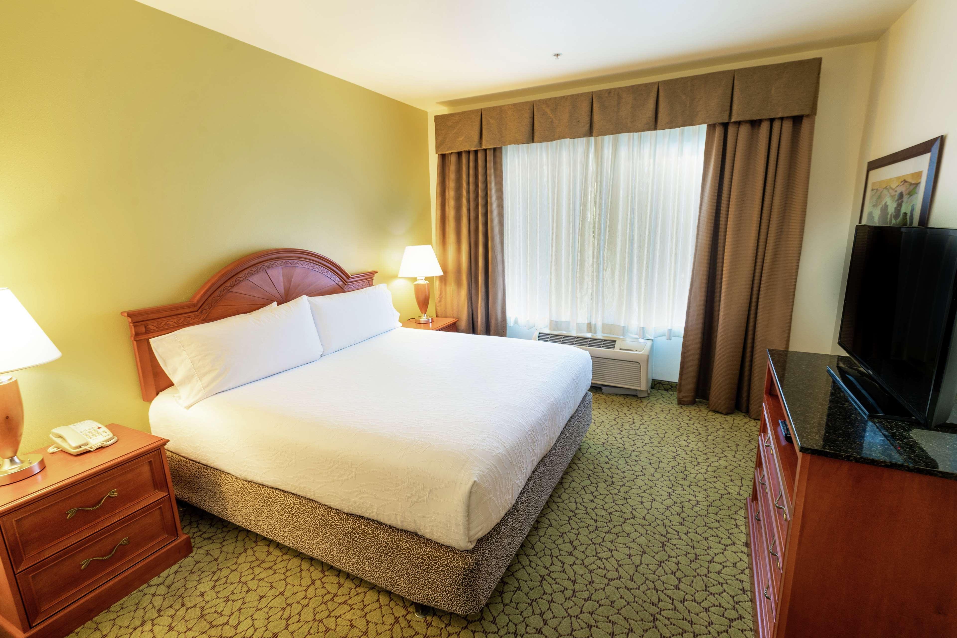 Hilton Garden Inn Ontario Rancho Cucamonga Esterno foto