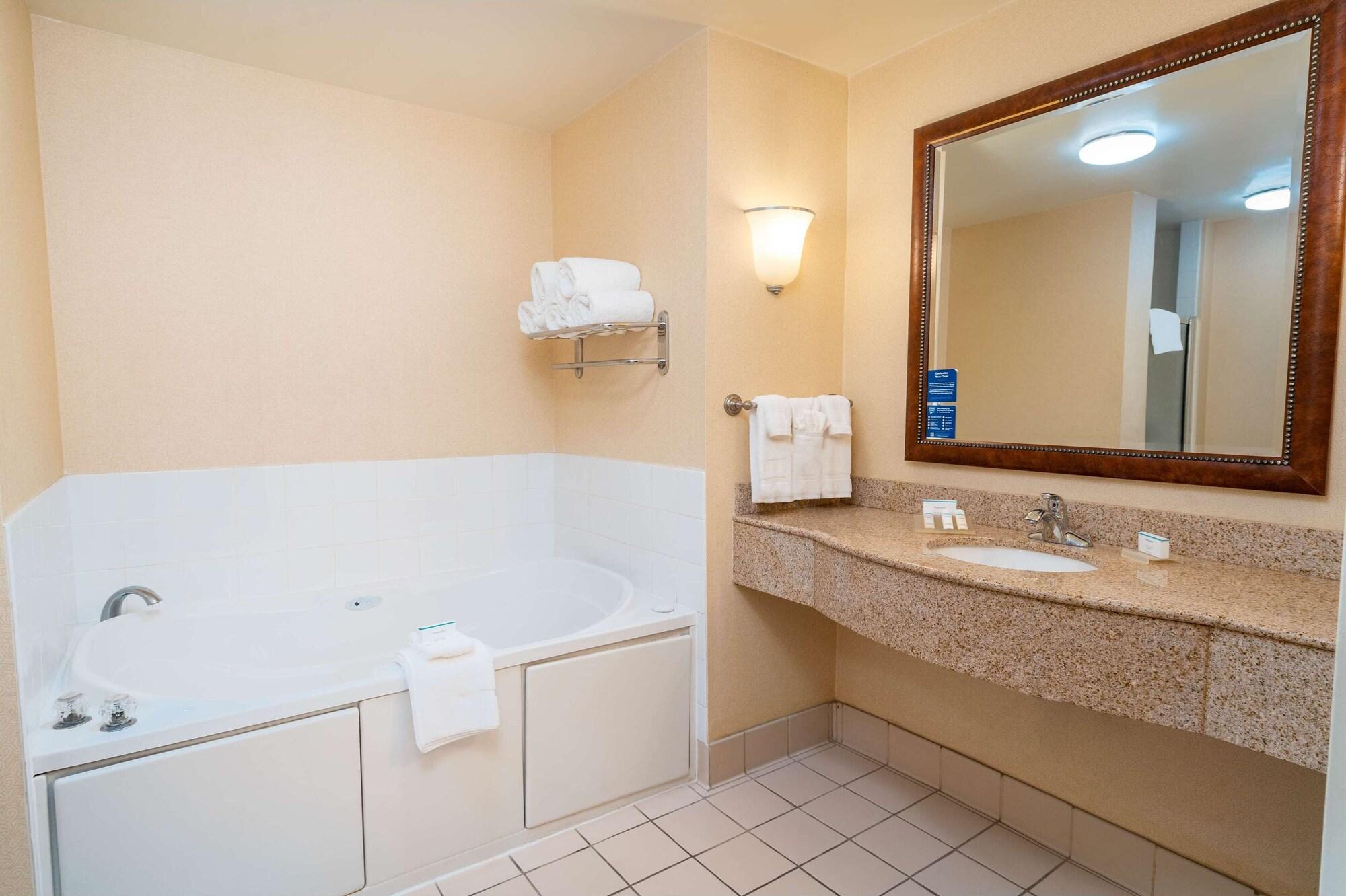 Hilton Garden Inn Ontario Rancho Cucamonga Esterno foto