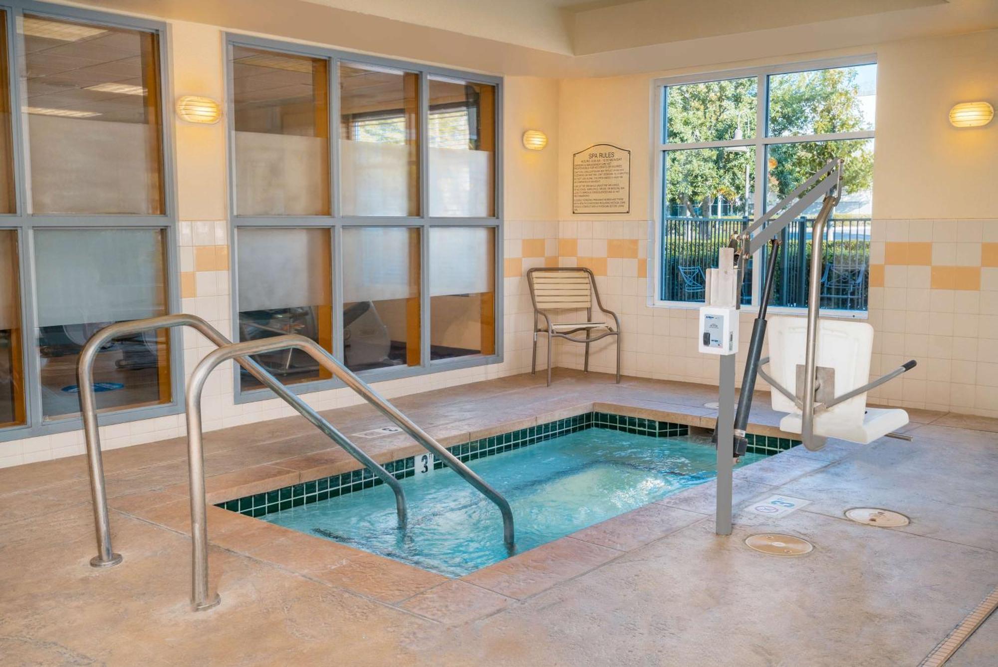 Hilton Garden Inn Ontario Rancho Cucamonga Esterno foto